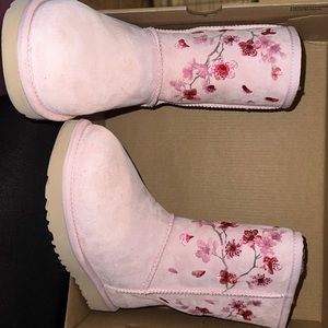 Cute Pink floral Uggs. Used once.